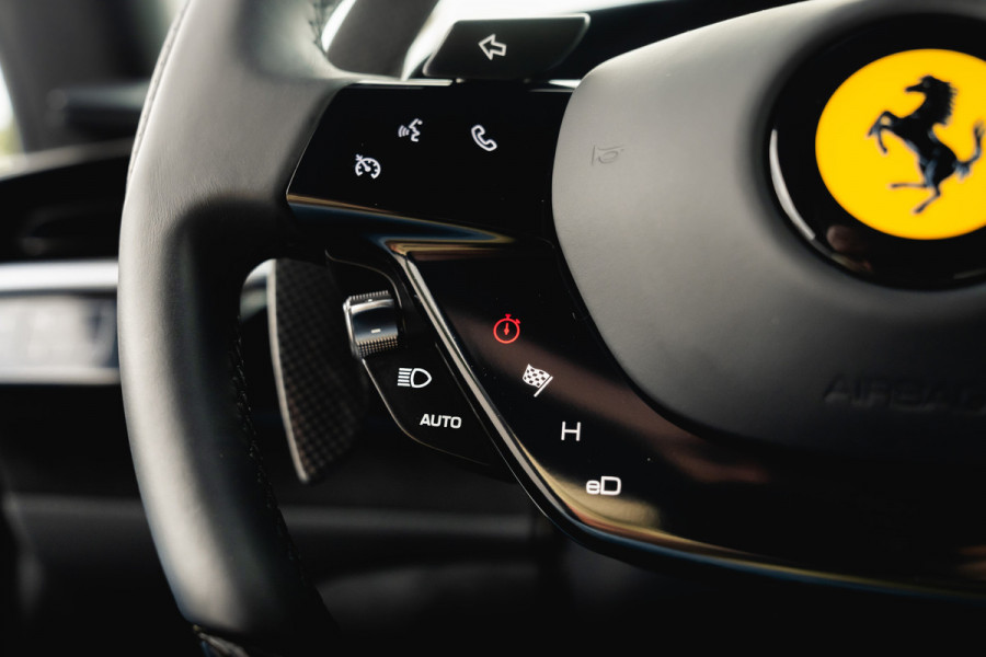Ferrari SF90 Stradale 4.0 V8 | Assetto Fiorano | Daytona Racing seats |