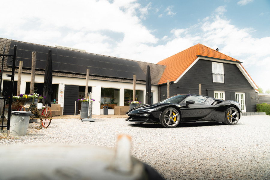 Ferrari SF90 Stradale 4.0 V8 | Assetto Fiorano | Daytona Racing seats |