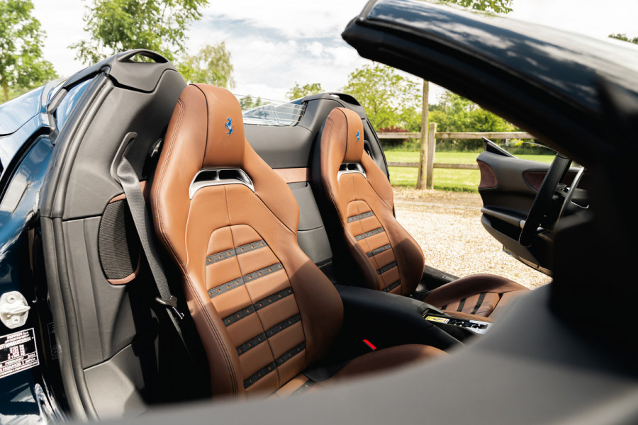 Ferrari SF90 Spider 4.0 V8 | Blu Pozzi | Daytona Seats Cioccolato |