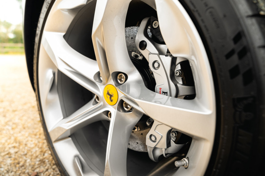 Ferrari SF90 Spider 4.0 V8 | Blu Pozzi | Daytona Seats Cioccolato |