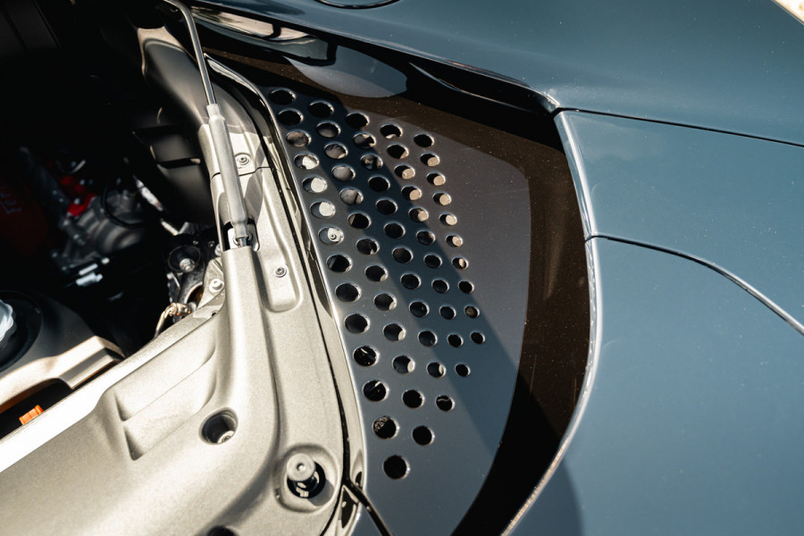 Ferrari SF90 Spider 4.0 V8 | Blu Pozzi | Daytona Seats Cioccolato |