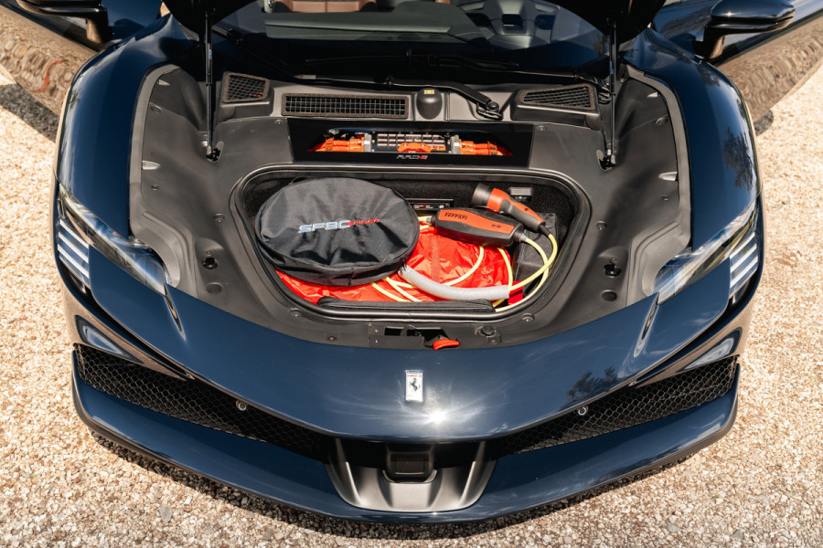 Ferrari SF90 Spider 4.0 V8 | Blu Pozzi | Daytona Seats Cioccolato |