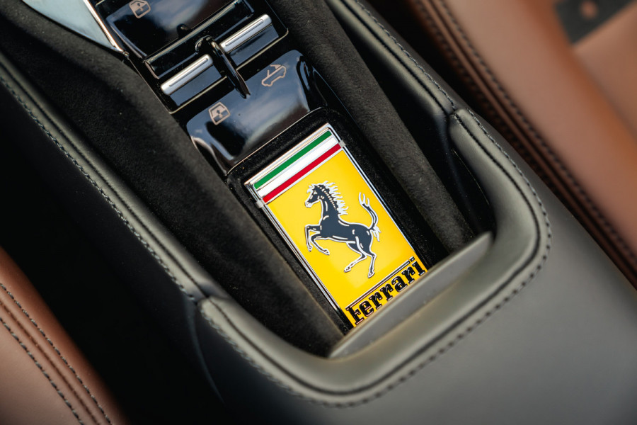 Ferrari SF90 Spider 4.0 V8 | Blu Pozzi | Daytona Seats Cioccolato |
