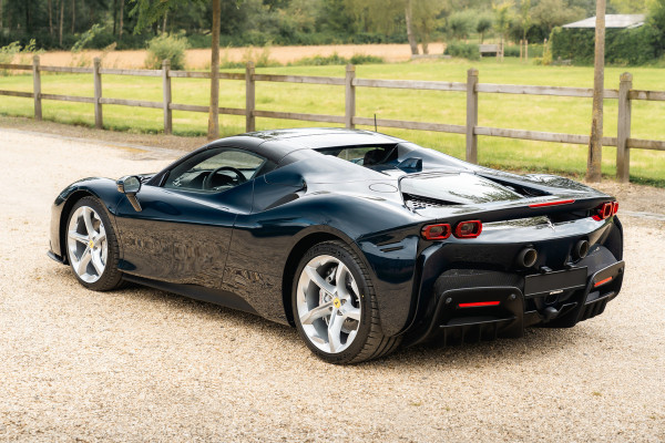 Ferrari SF90 Spider 4.0 V8 | Blu Pozzi | Daytona Seats Cioccolato |