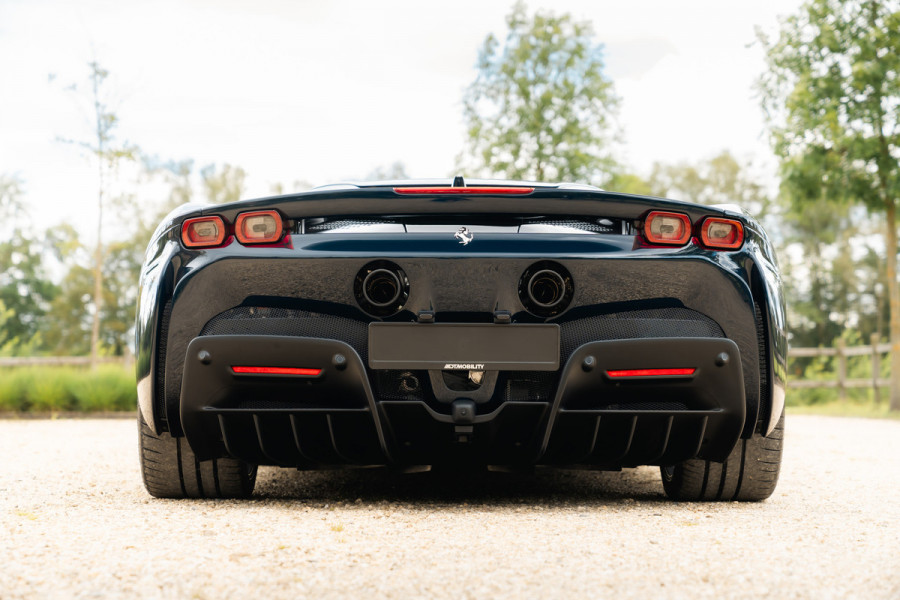 Ferrari SF90 Spider 4.0 V8 | Blu Pozzi | Daytona Seats Cioccolato |