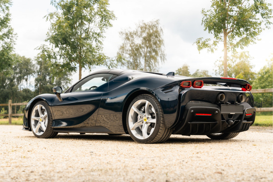 Ferrari SF90 Spider 4.0 V8 | Blu Pozzi | Daytona Seats Cioccolato |