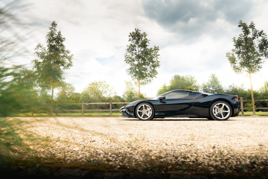 Ferrari SF90 Spider 4.0 V8 | Blu Pozzi | Daytona Seats Cioccolato |