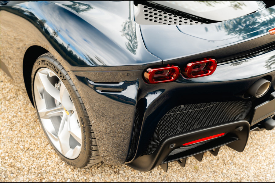 Ferrari SF90 Spider 4.0 V8 | Blu Pozzi | Daytona Seats Cioccolato |