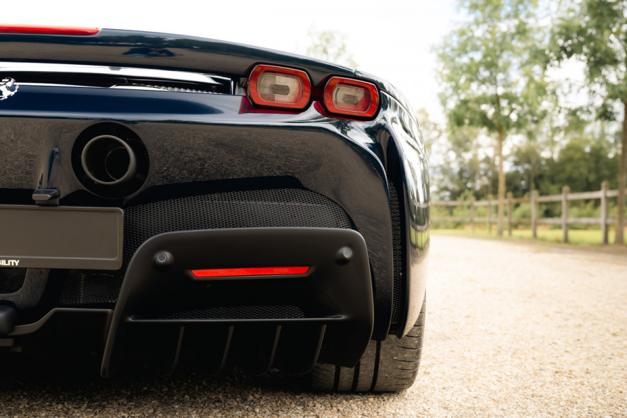 Ferrari SF90 Spider 4.0 V8 | Blu Pozzi | Daytona Seats Cioccolato |