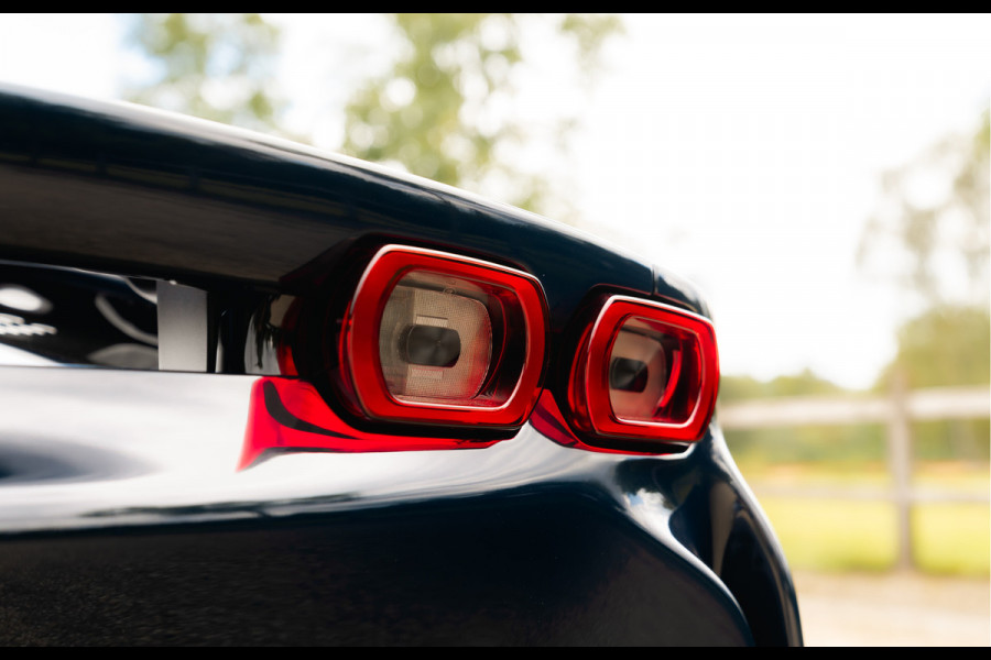 Ferrari SF90 Spider 4.0 V8 | Blu Pozzi | Daytona Seats Cioccolato |