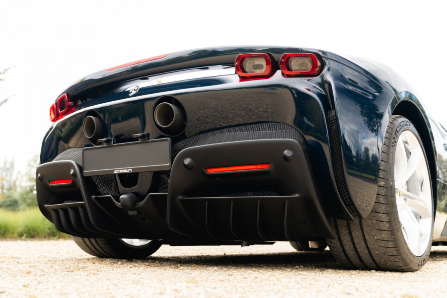 Ferrari SF90 Spider 4.0 V8 | Blu Pozzi | Daytona Seats Cioccolato |