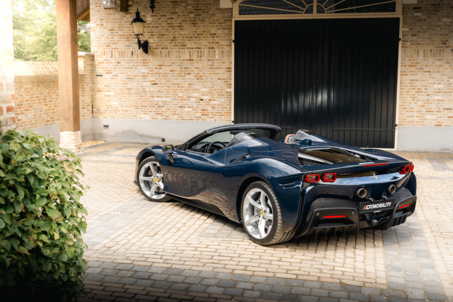 Ferrari SF90 Spider 4.0 V8 | Blu Pozzi | Daytona Seats Cioccolato |