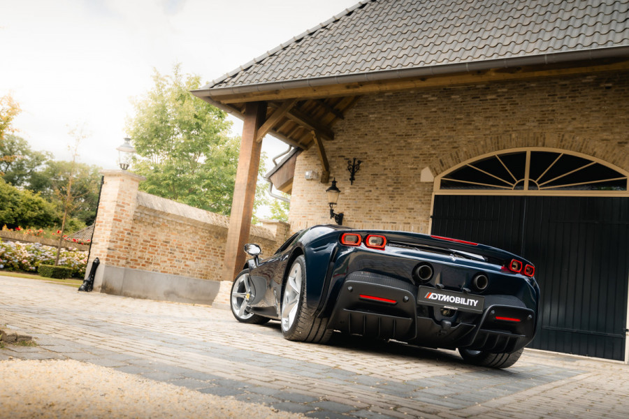 Ferrari SF90 Spider 4.0 V8 | Blu Pozzi | Daytona Seats Cioccolato |