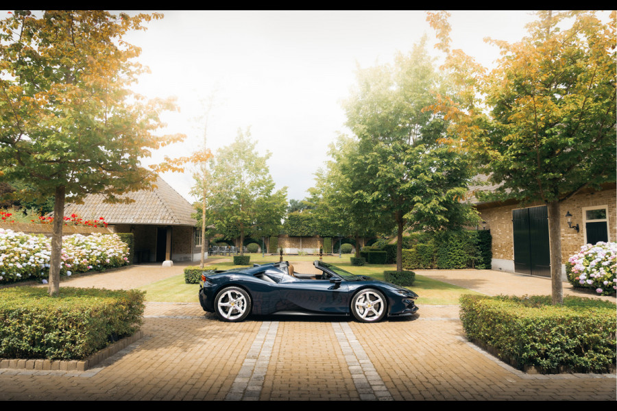 Ferrari SF90 Spider 4.0 V8 | Blu Pozzi | Daytona Seats Cioccolato |