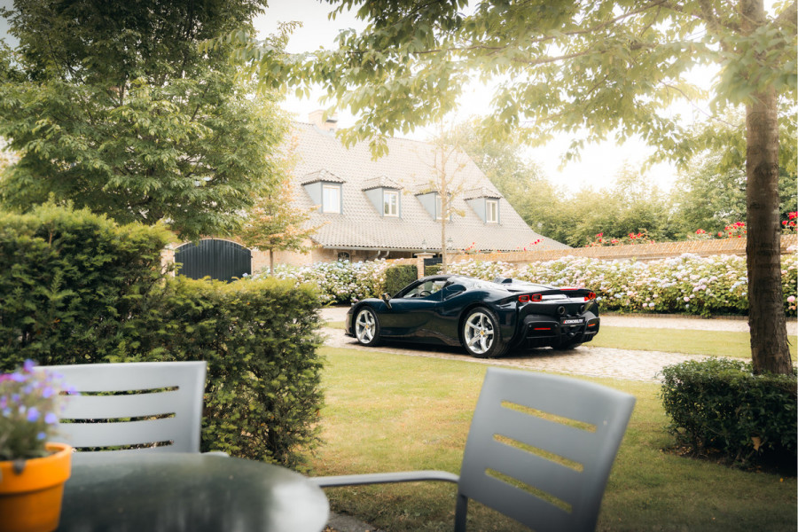 Ferrari SF90 Spider 4.0 V8 | Blu Pozzi | Daytona Seats Cioccolato |