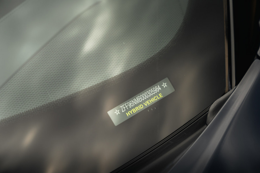Ferrari SF90 Spider 4.0 V8 | Blu Pozzi | Daytona Seats Cioccolato |