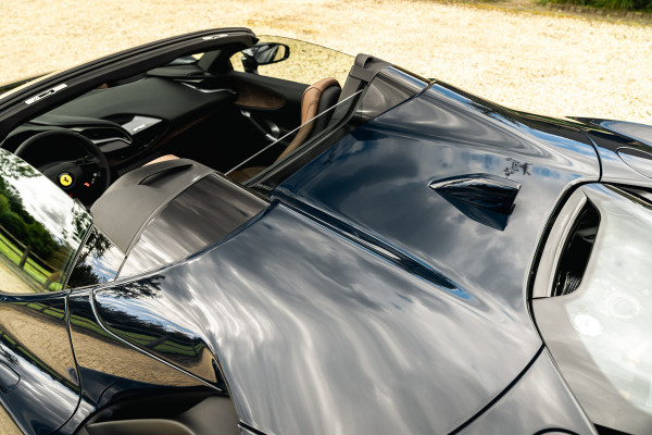 Ferrari SF90 Spider 4.0 V8 | Blu Pozzi | Daytona Seats Cioccolato |