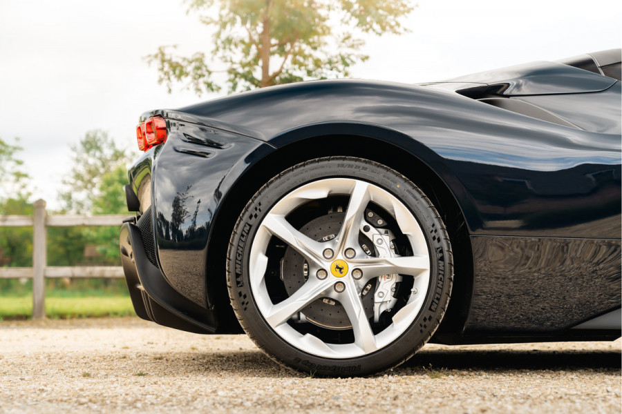 Ferrari SF90 Spider 4.0 V8 | Blu Pozzi | Daytona Seats Cioccolato |