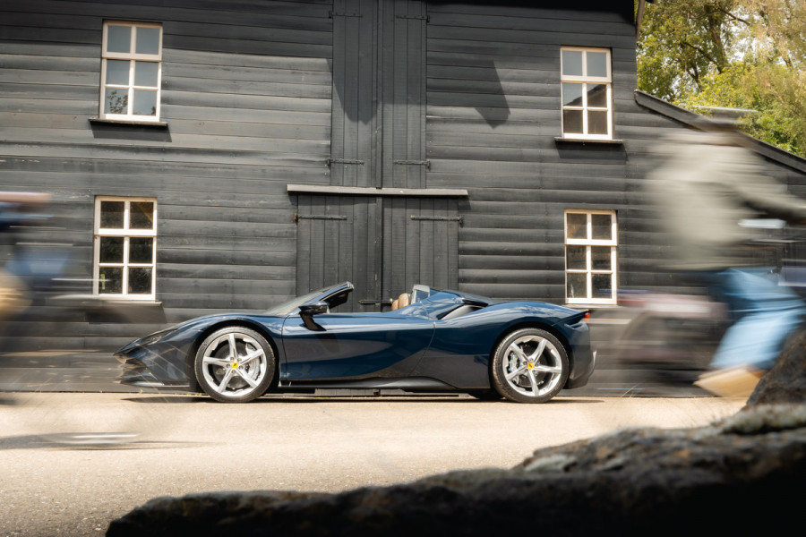 Ferrari SF90 Spider 4.0 V8 | Blu Pozzi | Daytona Seats Cioccolato |