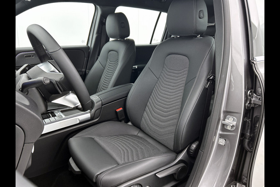 Mercedes-Benz EQB 250+ Business Solution 7p. 71 kWh | Parkeerpakket met achteruitrijcamera | EASY PACK achterklep | Sfeerverlichting | Verwarmde stoelen vooraan | Extra USB-poorten | Zitcomfortpakket | Licht- en zicht pakket |