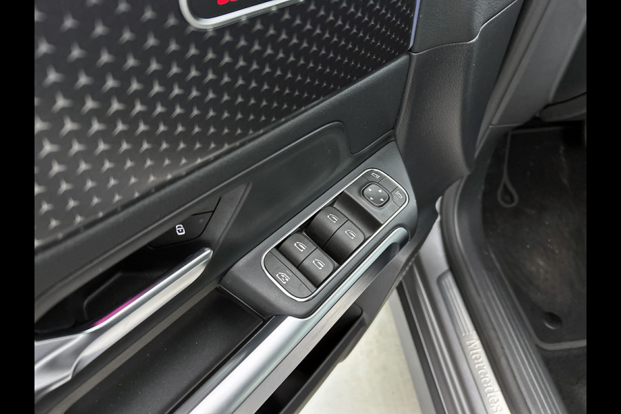 Mercedes-Benz EQB 250+ Business Solution 7p. 71 kWh | Parkeerpakket met achteruitrijcamera | EASY PACK achterklep | Sfeerverlichting | Verwarmde stoelen vooraan | Extra USB-poorten | Zitcomfortpakket | Licht- en zicht pakket |