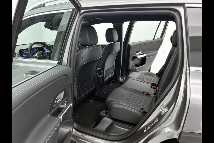 Mercedes-Benz EQB 250+ Business Solution 7p. 71 kWh | Parkeerpakket met achteruitrijcamera | EASY PACK achterklep | Sfeerverlichting | Verwarmde stoelen vooraan | Extra USB-poorten | Zitcomfortpakket | Licht- en zicht pakket |