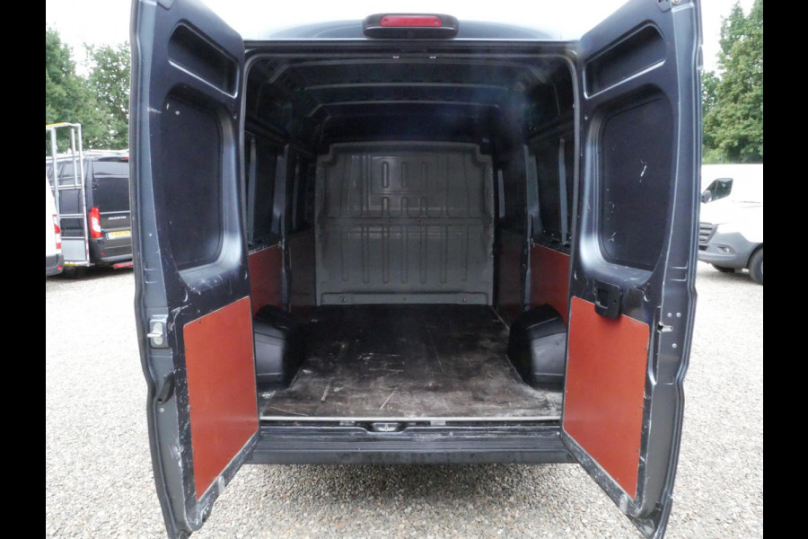 Peugeot Boxer 2.2 BlueHDi 120PK, L2H2, Airco