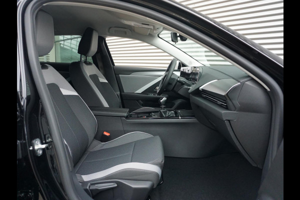 Opel Astra Sports Tourer 1.2 Turbo Business Edition Opel Astra Sports Tourer 1.2 Turbo Business Edition
