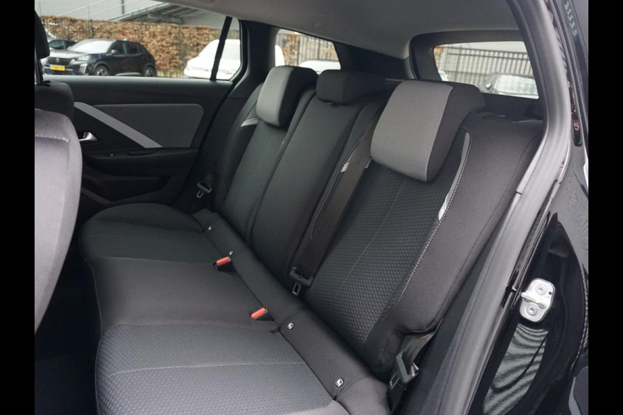 Opel Astra Sports Tourer 1.2 Turbo Business Edition Opel Astra Sports Tourer 1.2 Turbo Business Edition