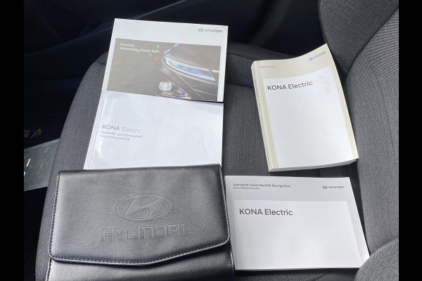 Hyundai Kona EV Fashion 64 kWh VAN: 29.900,- VOOR: 26.440,- UW HERFSTVOORDEEL: 3.460,- VOLLEDIGE FABR. GARANTIE t/m 03-2028 | KEYLESS ENTRY | CAMERA | STOELVERWARMING | WARMTEPOMP | 3 fase LADEN