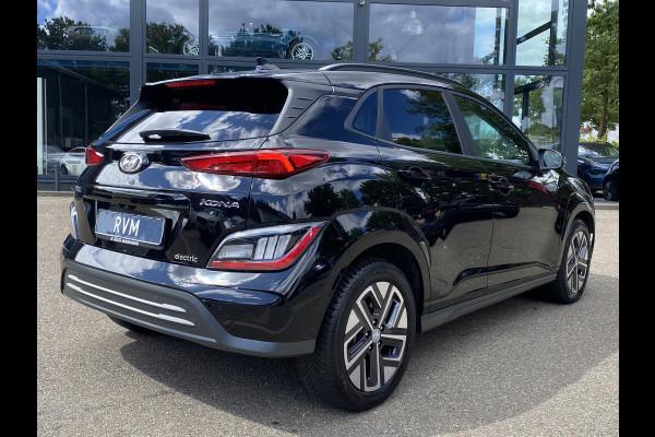 Hyundai Kona EV Fashion 64 kWh VAN: 29.900,- VOOR: 26.440,- UW HERFSTVOORDEEL: 3.460,- VOLLEDIGE FABR. GARANTIE t/m 03-2028 | KEYLESS ENTRY | CAMERA | STOELVERWARMING | WARMTEPOMP | 3 fase LADEN