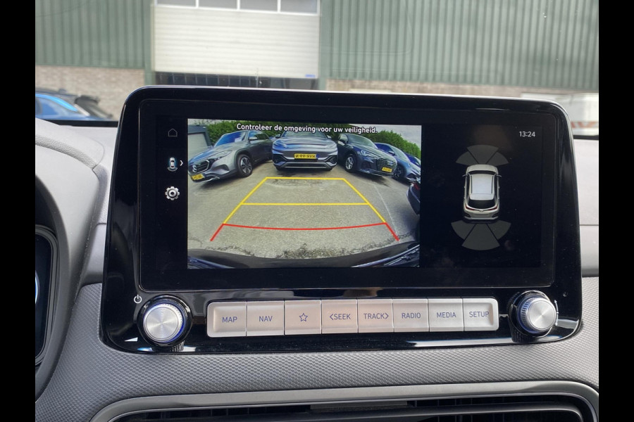 Hyundai Kona EV Fashion 64 kWh VAN: 29.900,- VOOR: 26.440,- UW HERFSTVOORDEEL: 3.460,- VOLLEDIGE FABR. GARANTIE t/m 03-2028 | KEYLESS ENTRY | CAMERA | STOELVERWARMING | WARMTEPOMP | 3 fase LADEN