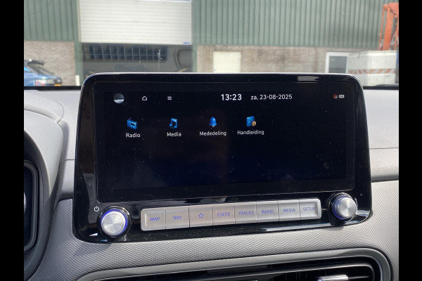 Hyundai Kona EV Fashion 64 kWh VAN: 29.900,- VOOR: 26.440,- UW HERFSTVOORDEEL: 3.460,- VOLLEDIGE FABR. GARANTIE t/m 03-2028 | KEYLESS ENTRY | CAMERA | STOELVERWARMING | WARMTEPOMP | 3 fase LADEN