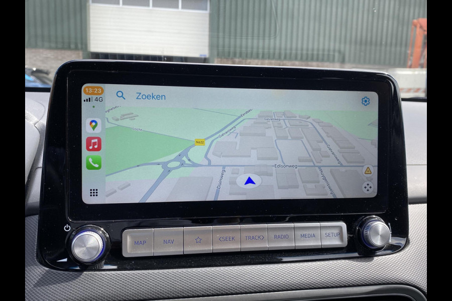Hyundai Kona EV Fashion 64 kWh VAN: 29.900,- VOOR: 26.440,- UW HERFSTVOORDEEL: 3.460,- VOLLEDIGE FABR. GARANTIE t/m 03-2028 | KEYLESS ENTRY | CAMERA | STOELVERWARMING | WARMTEPOMP | 3 fase LADEN