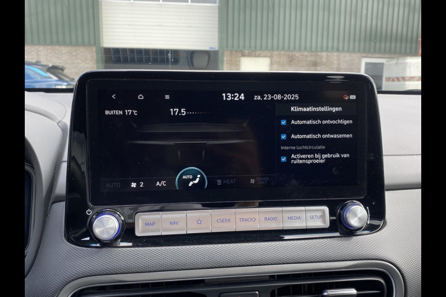 Hyundai Kona EV Fashion 64 kWh VAN: 29.900,- VOOR: 26.440,- UW HERFSTVOORDEEL: 3.460,- VOLLEDIGE FABR. GARANTIE t/m 03-2028 | KEYLESS ENTRY | CAMERA | STOELVERWARMING | WARMTEPOMP | 3 fase LADEN