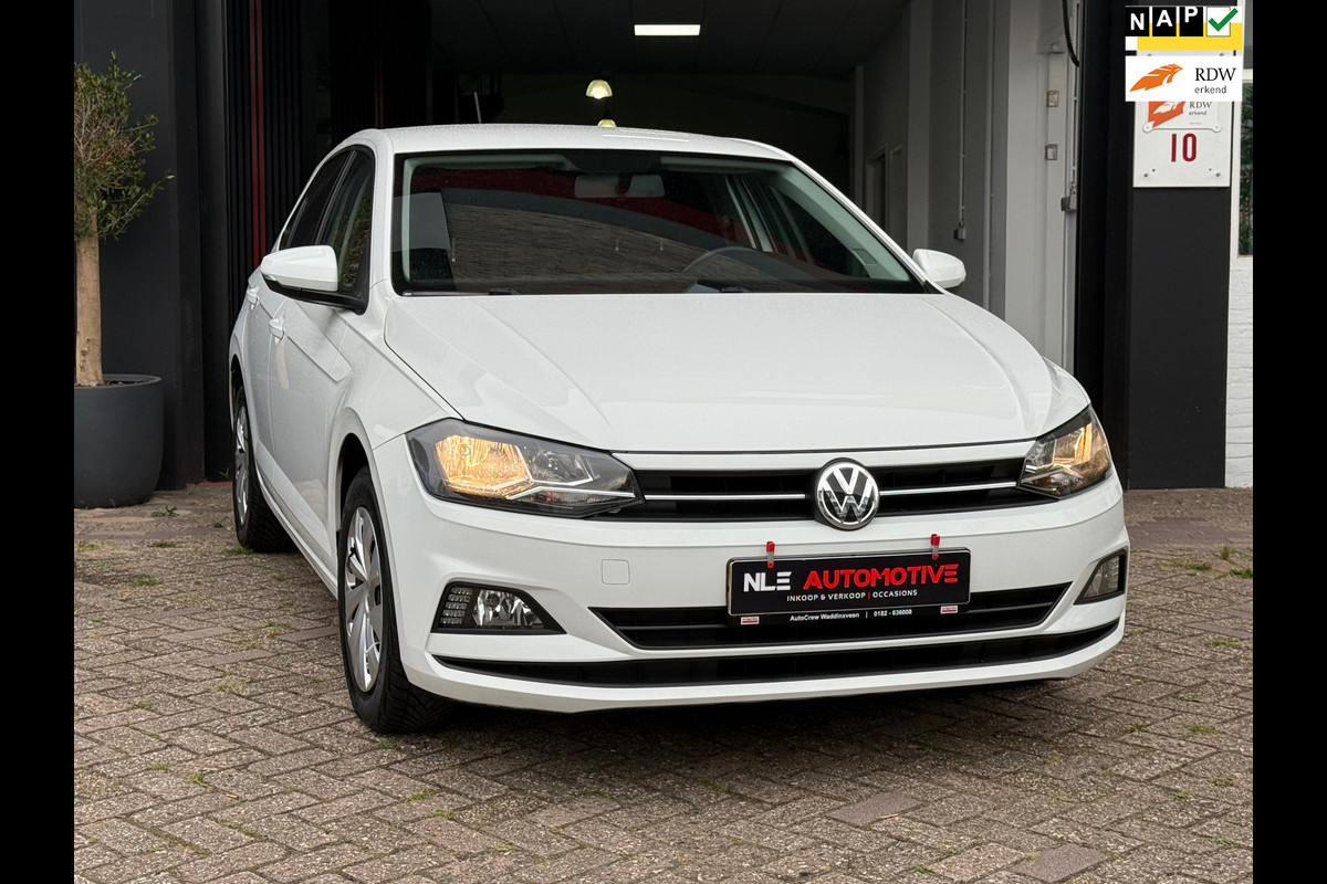 Volkswagen Polo 1.0 MPI Comfortline Volkswagen Polo 1.0 MPI Comfortline
