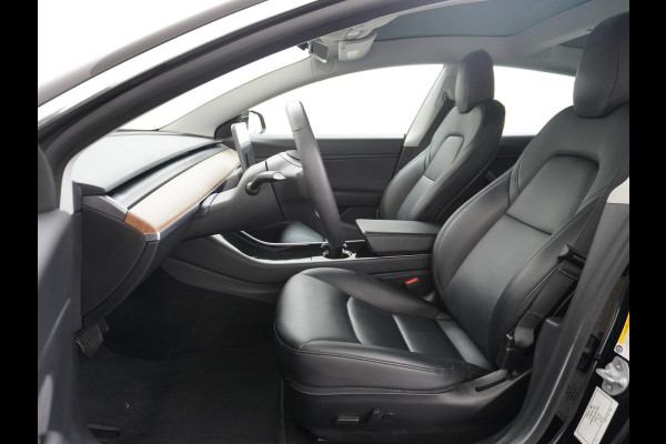Tesla Model 3 Long Range AWD 75kWh 463PK SOH 99% 19"Lmv FSD-3 Computer Premium Audio AutoPilot Panoramadak Camera's Leer Adaptive-Cruise-Contr 4WD Stoel en achterbank verwarming Elektr.Stoelen+Memory+Easy-Entry WiFi Origineel Nederlandse Auto Garantie op Accu/Motor tot 22-04-2028/192.000km