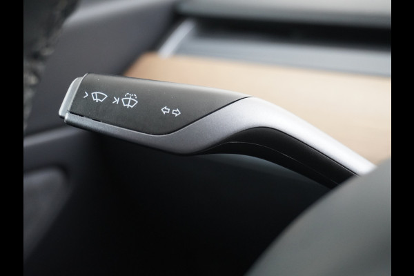 Tesla Model 3 Long Range AWD 75kWh 463PK SOH 99% 19"Lmv FSD-3 Computer Premium Audio AutoPilot Panoramadak Camera's Leer Adaptive-Cruise-Contr 4WD Stoel en achterbank verwarming Elektr.Stoelen+Memory+Easy-Entry WiFi Origineel Nederlandse Auto Garantie op Accu/Motor tot 22-04-2028/192.000km