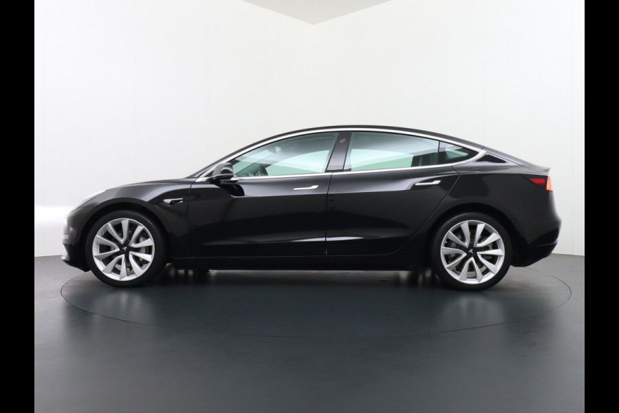 Tesla Model 3 Long Range AWD 75kWh 463PK SOH 99% 19"Lmv FSD-3 Computer Premium Audio AutoPilot Panoramadak Camera's Leer Adaptive-Cruise-Contr 4WD Stoel en achterbank verwarming Elektr.Stoelen+Memory+Easy-Entry WiFi Origineel Nederlandse Auto Garantie op Accu/Motor tot 22-04-2028/192.000km