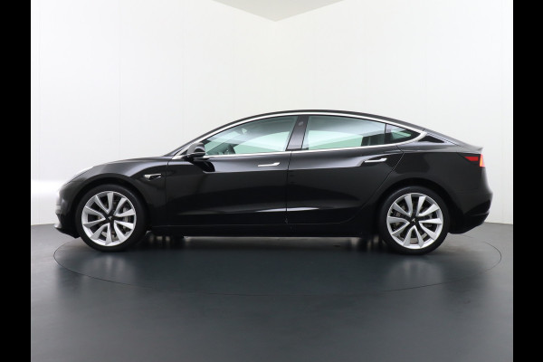 Tesla Model 3 Long Range AWD 75kWh 463PK SOH 99% 19"Lmv FSD-3 Computer Premium Audio AutoPilot Panoramadak Camera's Leer Adaptive-Cruise-Contr 4WD Stoel en achterbank verwarming Elektr.Stoelen+Memory+Easy-Entry WiFi Origineel Nederlandse Auto Garantie op Accu/Motor tot 22-04-2028/192.000km