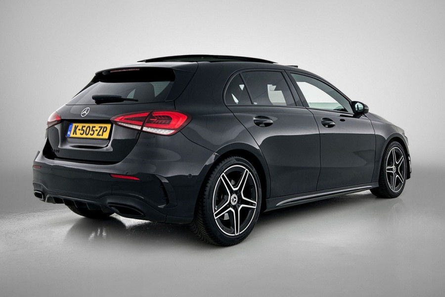 Mercedes-Benz A-Klasse 220 AMG Premium(BOM VOL, Pano, SfeerV, Burmester Audio, StoelV, Camera, Navi, PDC V+A, Etc)
