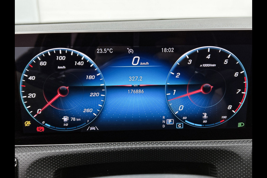 Mercedes-Benz A-Klasse 220 AMG Premium(BOM VOL, Pano, SfeerV, Burmester Audio, StoelV, Camera, Navi, PDC V+A, Etc)