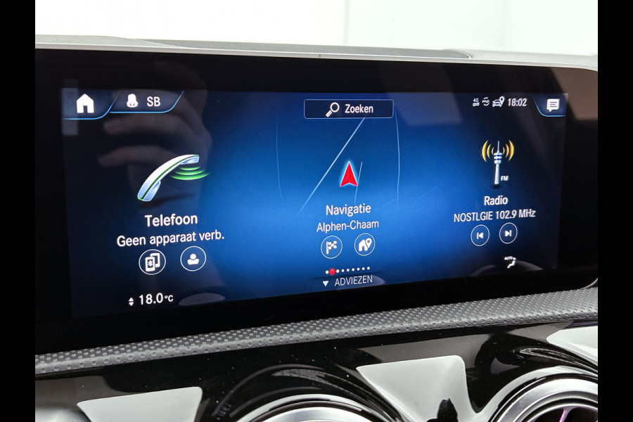 Mercedes-Benz A-Klasse 220 AMG Premium(BOM VOL, Pano, SfeerV, Burmester Audio, StoelV, Camera, Navi, PDC V+A, Etc)