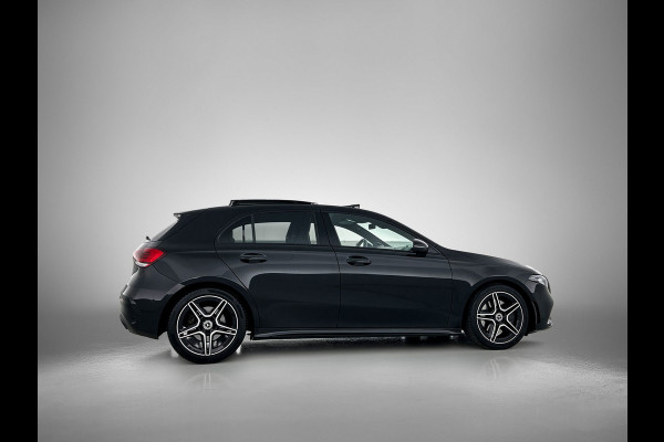 Mercedes-Benz A-Klasse 220 AMG Premium(BOM VOL, Pano, SfeerV, Burmester Audio, StoelV, Camera, Navi, PDC V+A, Etc)