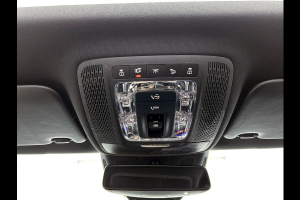 Mercedes-Benz A-Klasse 220 AMG Premium(BOM VOL, Pano, SfeerV, Burmester Audio, StoelV, Camera, Navi, PDC V+A, Etc)