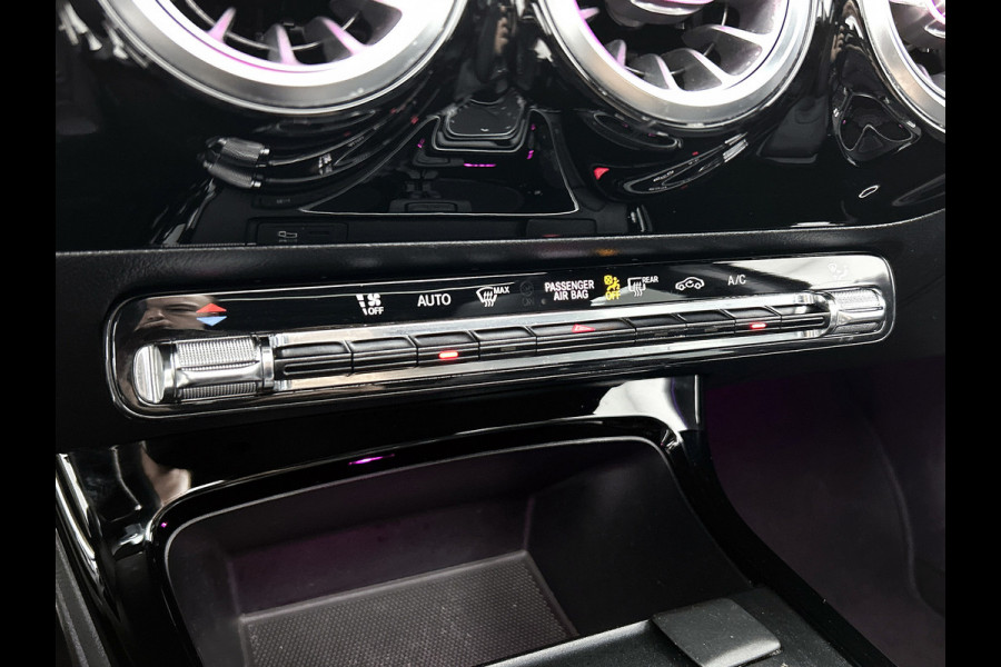 Mercedes-Benz A-Klasse 220 AMG Premium(BOM VOL, Pano, SfeerV, Burmester Audio, StoelV, Camera, Navi, PDC V+A, Etc)