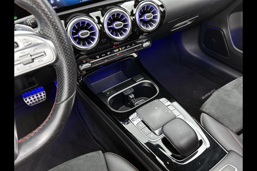 Mercedes-Benz A-Klasse 220 AMG Premium(BOM VOL, Pano, SfeerV, Burmester Audio, StoelV, Camera, Navi, PDC V+A, Etc)