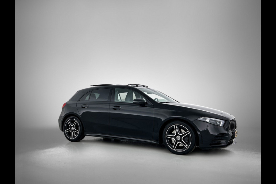 Mercedes-Benz A-Klasse 220 AMG Premium(BOM VOL, Pano, SfeerV, Burmester Audio, StoelV, Camera, Navi, PDC V+A, Etc)