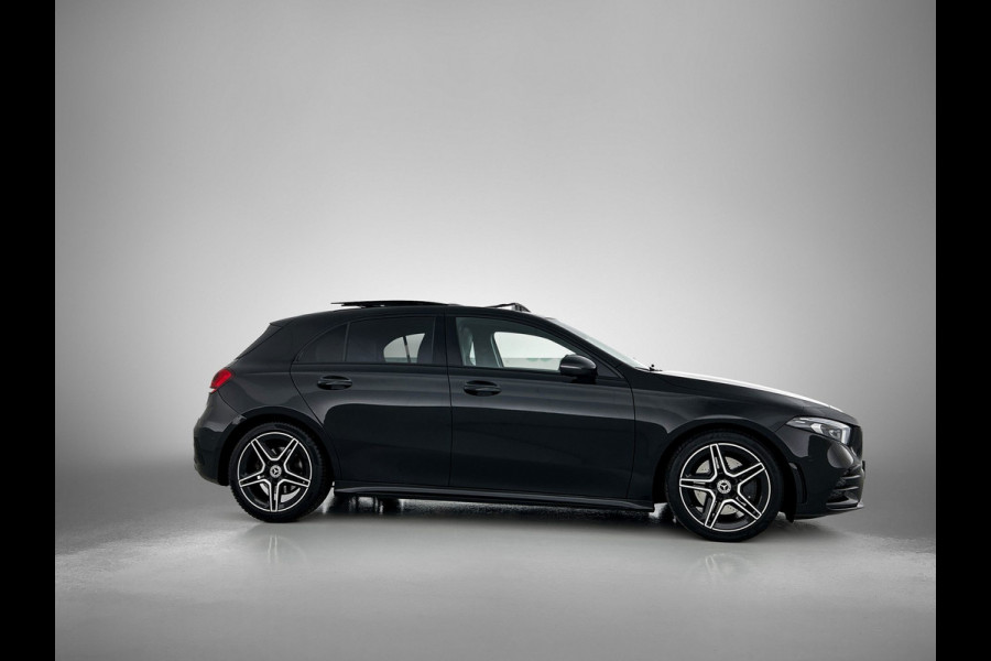 Mercedes-Benz A-Klasse 220 AMG Premium(BOM VOL, Pano, SfeerV, Burmester Audio, StoelV, Camera, Navi, PDC V+A, Etc)
