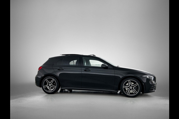 Mercedes-Benz A-Klasse 220 AMG Premium(BOM VOL, Pano, SfeerV, Burmester Audio, StoelV, Camera, Navi, PDC V+A, Etc)